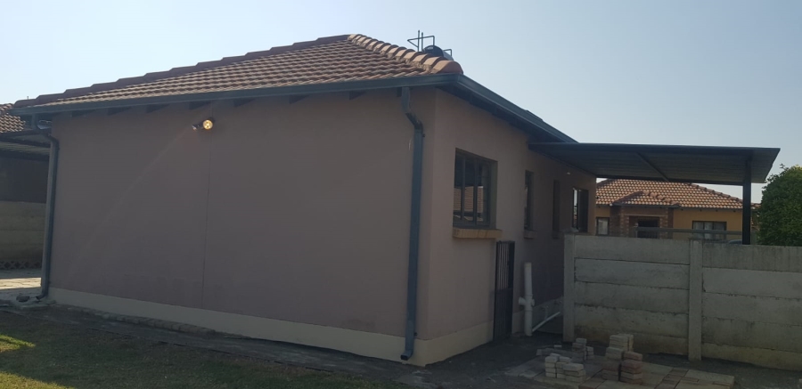 To Let 3 Bedroom Property for Rent in Waterval East North West